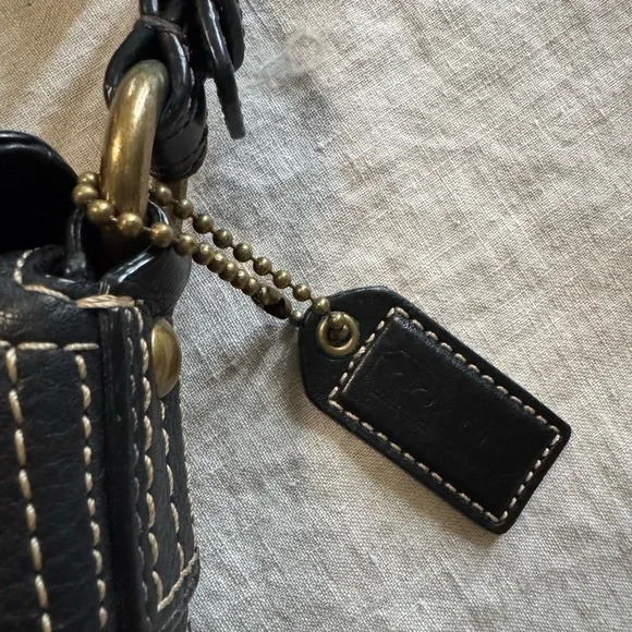Vintage Coach Black Pebbled Leather Mini Shoulder Bag Turn Lock Baguette Y2K - Picture 2 of 6